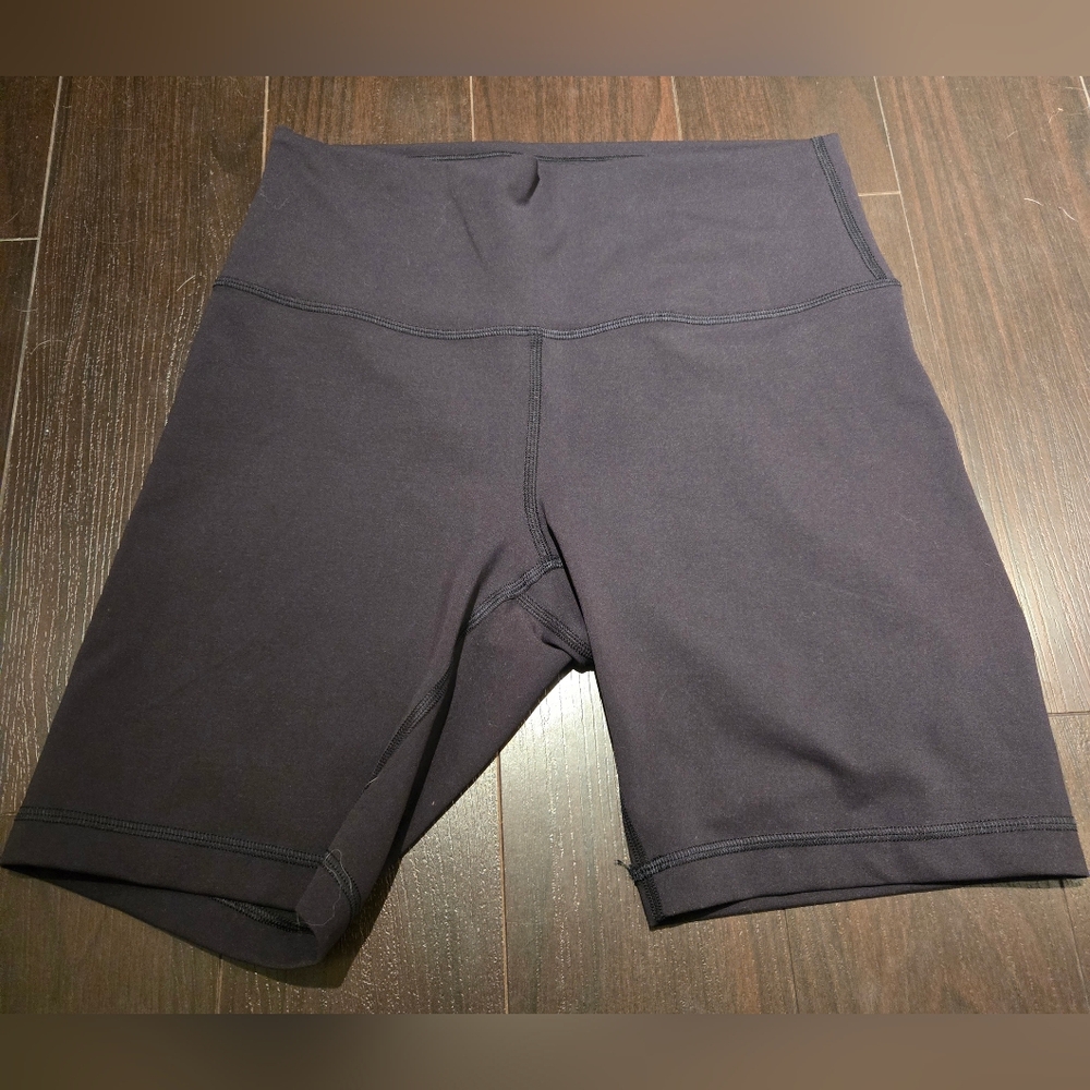 Lululemon WunderTrain Size 10 Black Shorts. 8" Length